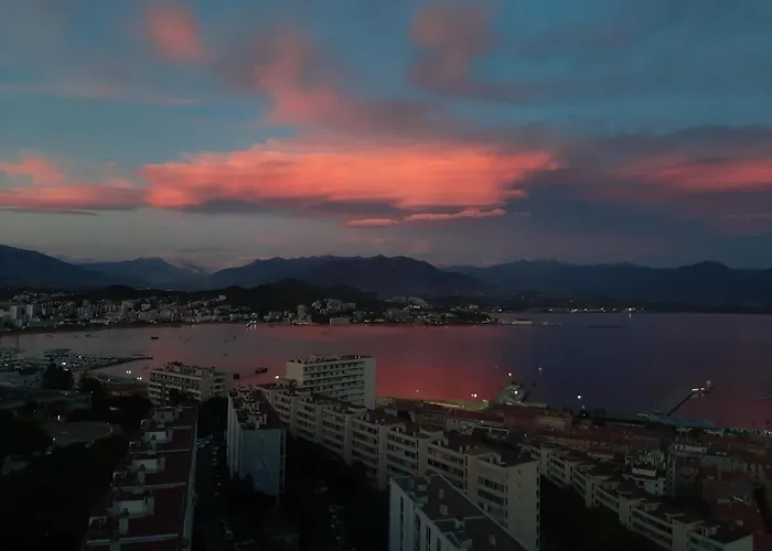 F3 Fenetre Sur Jardin Vue Et Montagne Pour 4 Voyageurs Apartment